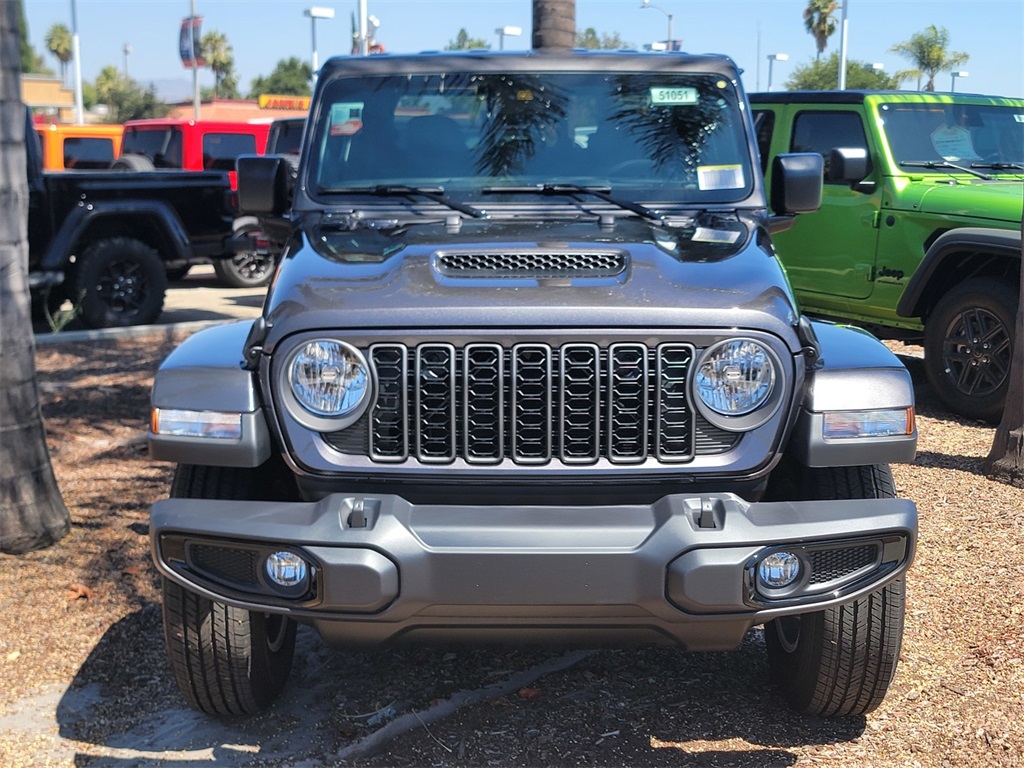 2025 Jeep Gladiator Sport S photo 2