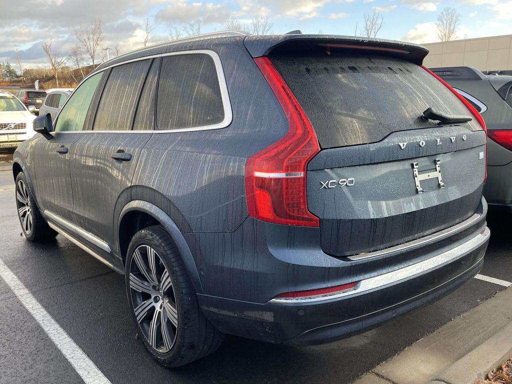 2024 Volvo XC90 T8 Ultimate photo 3