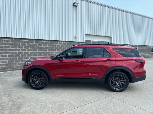 2025 Ford Explorer ST-Line photo 7