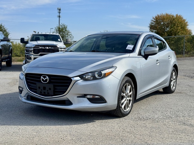 2018 Mazda Mazda3 Sport photo 2