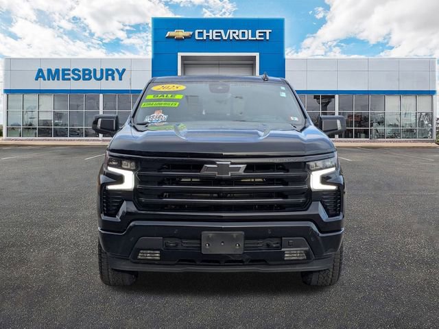 2025 Chevrolet Silverado High Country photo 2