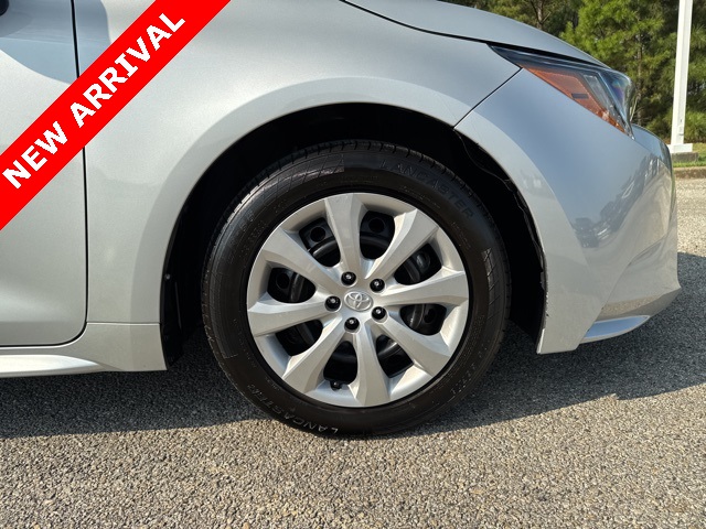 2024 Toyota Corolla LE photo 2