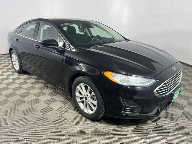 2019 Ford Fusion SE's photo