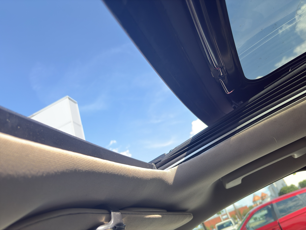 2011 Ford Edge SEL photo 2