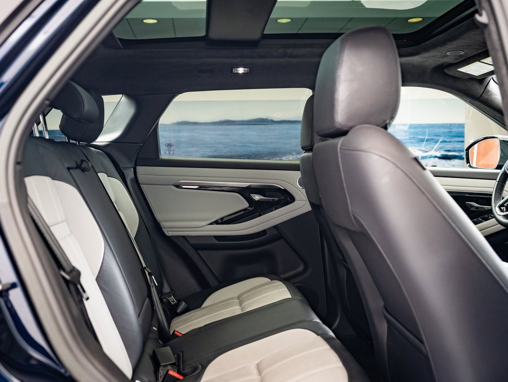 2023 Land Rover Range Rover Evoque R-Dynamic S photo 35