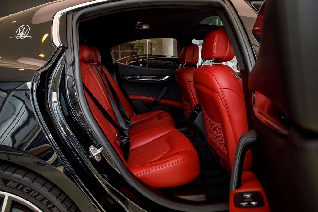 2020 Maserati Ghibli photo 24