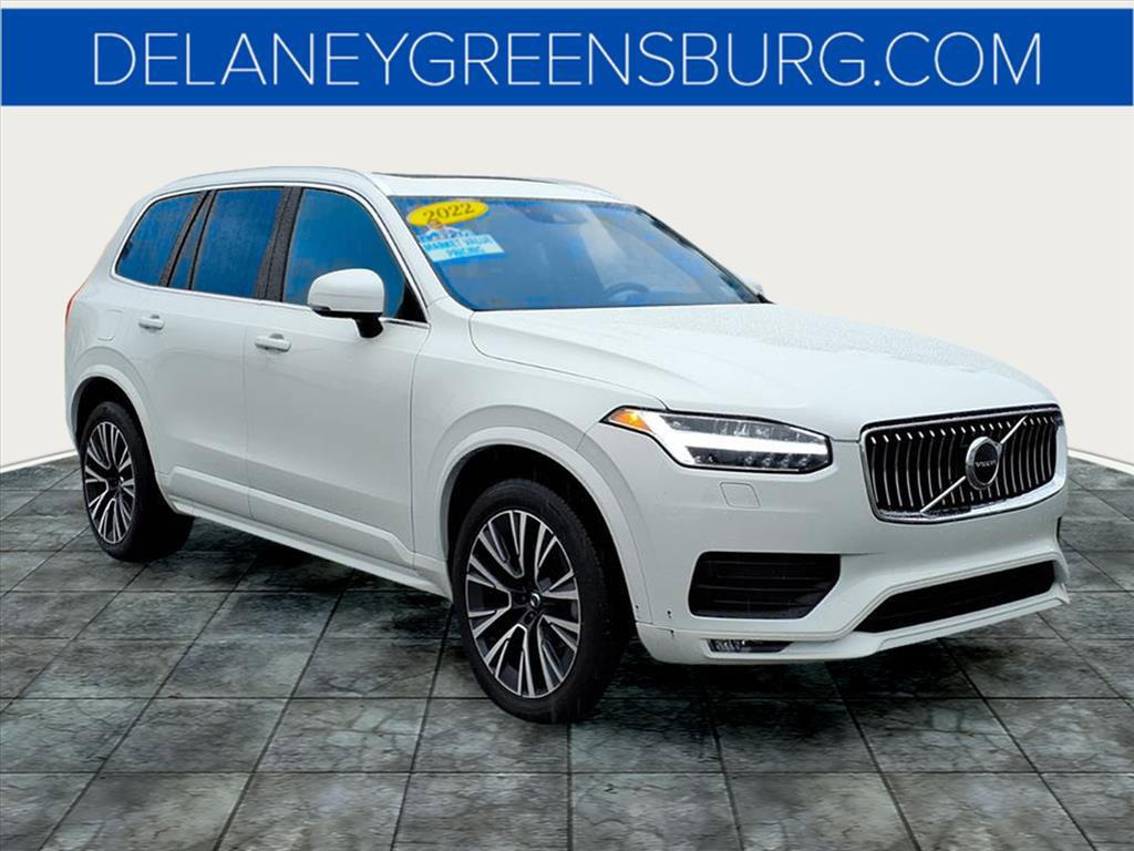 2022 Volvo XC90 Momentum's photo