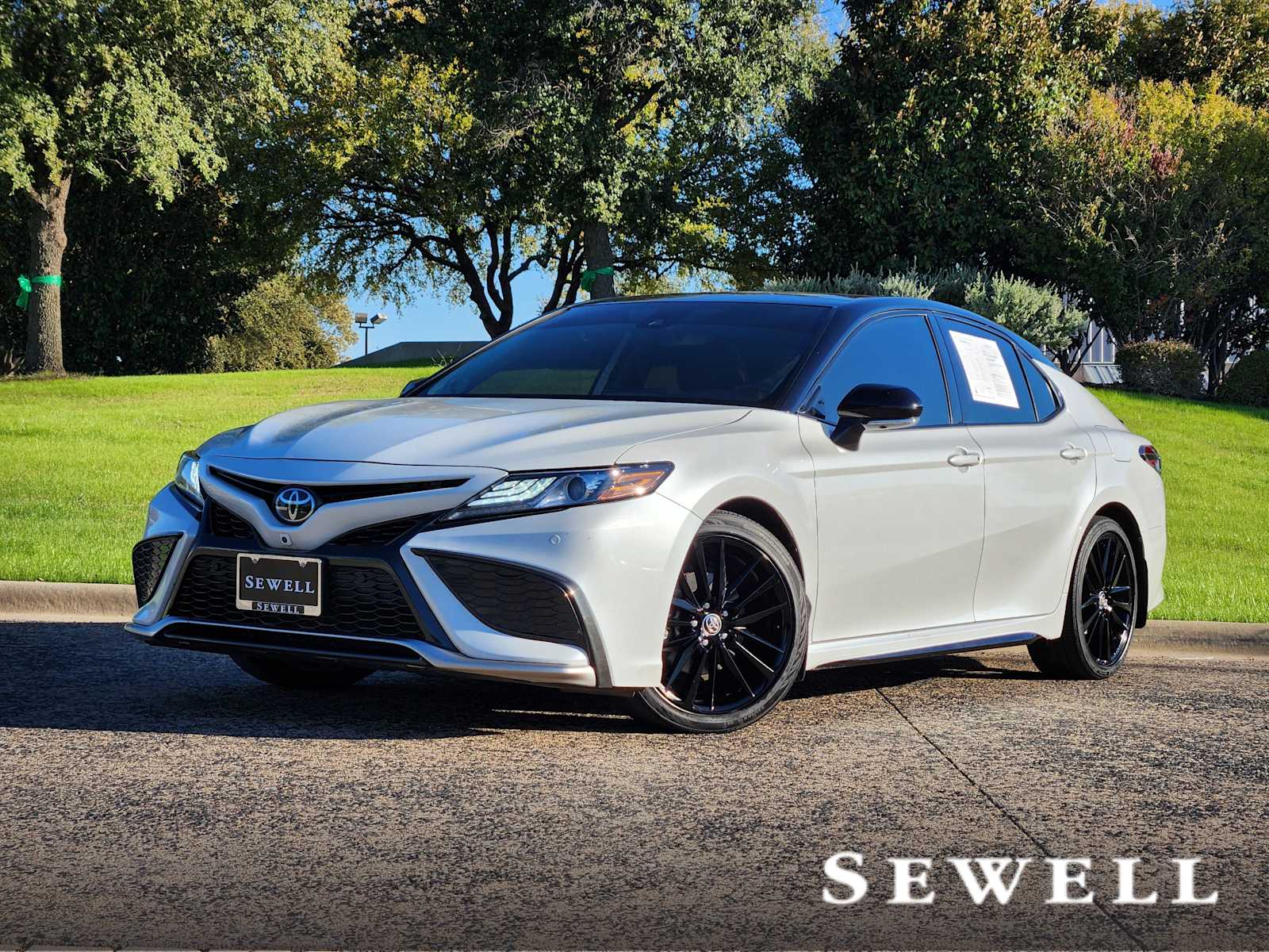 2024 Toyota Camry XSE's photo