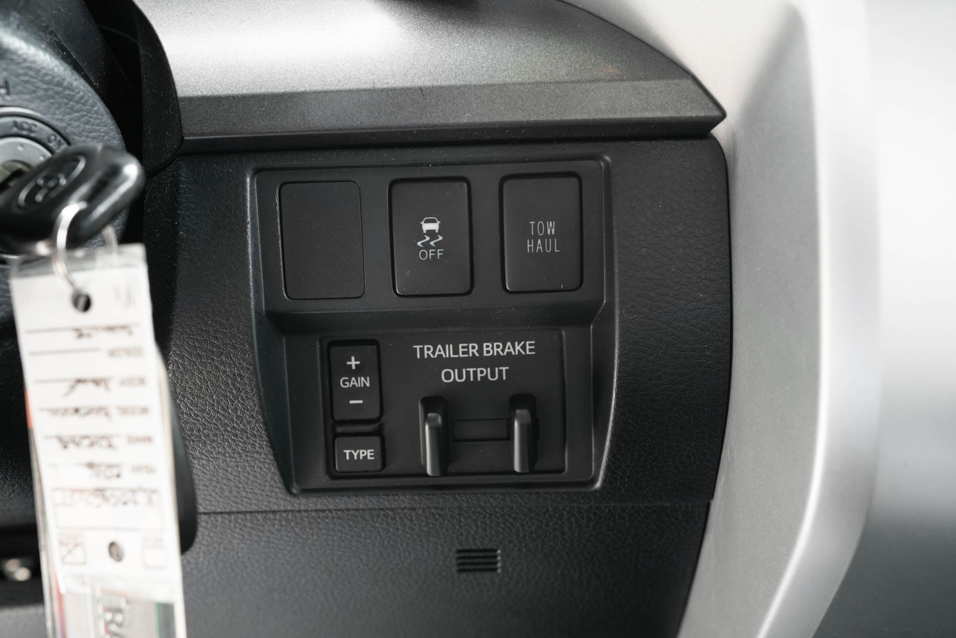2016 Toyota Tundra SR5 photo 32
