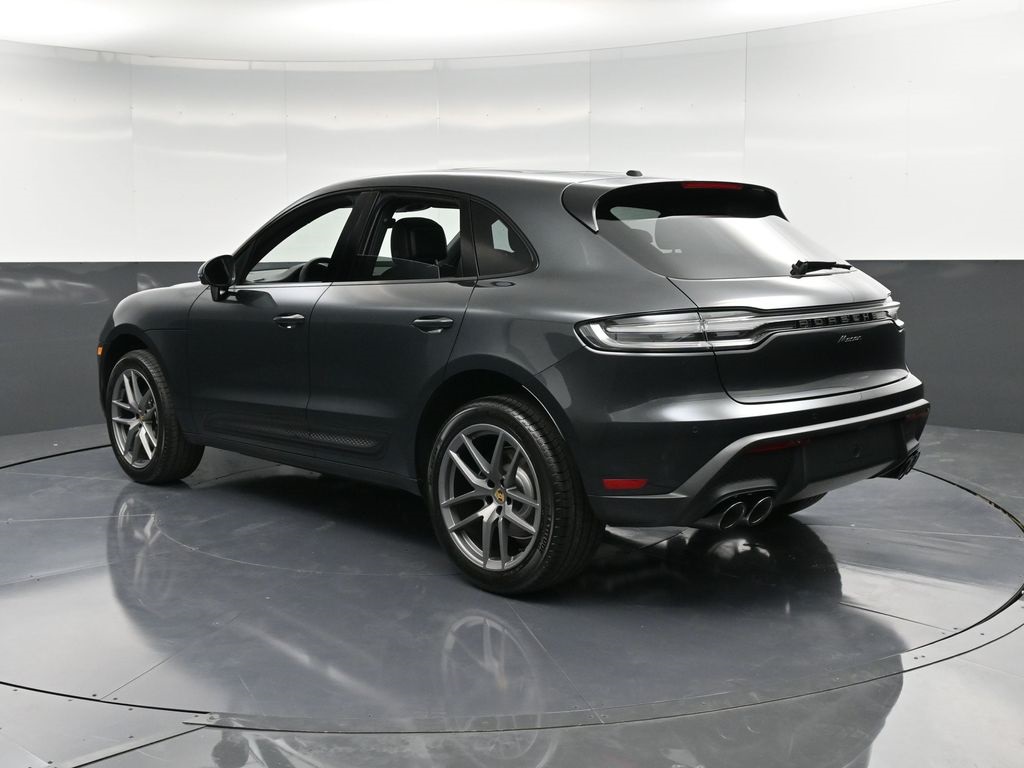 2026 Porsche Macan T photo 3