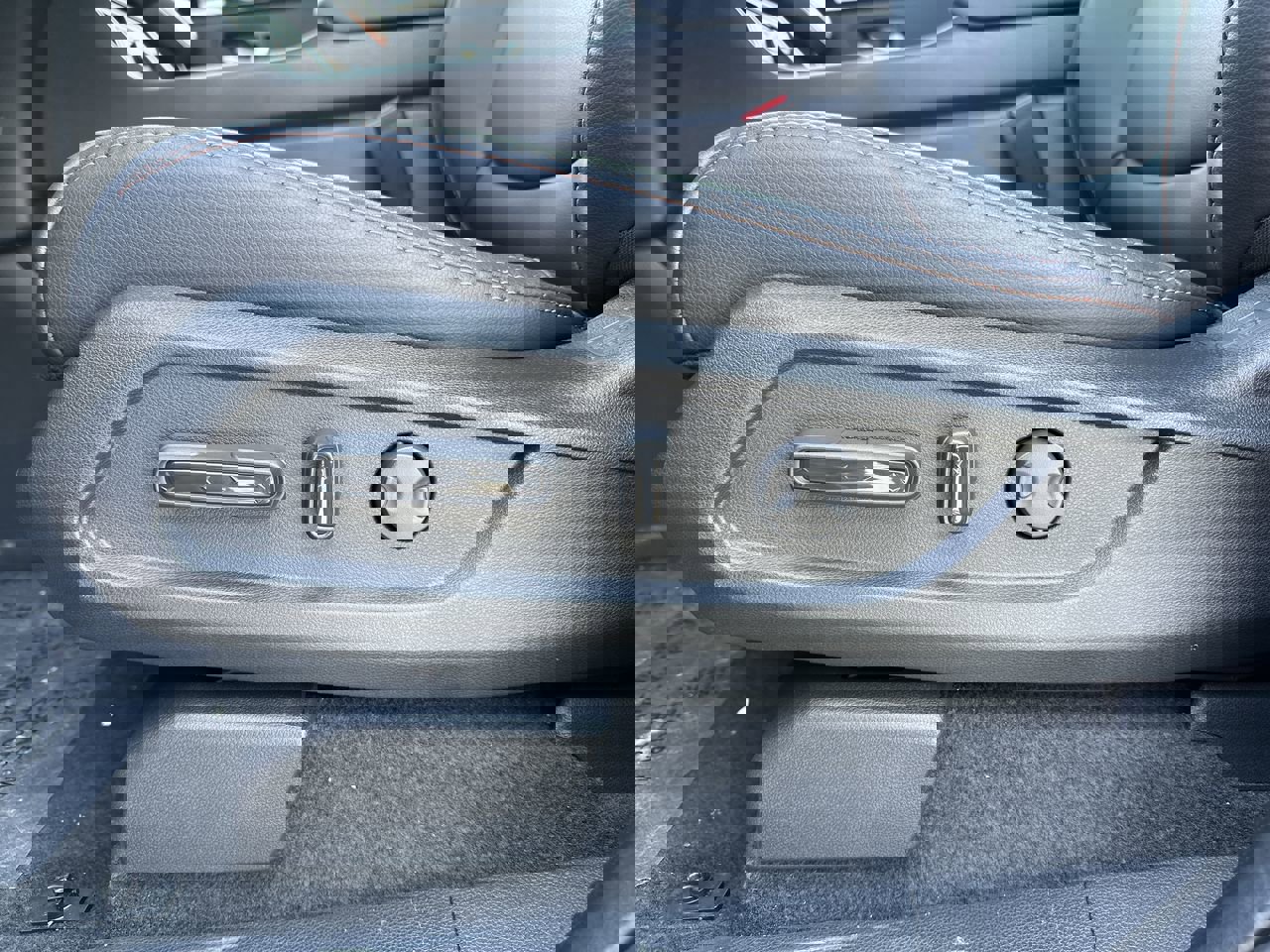 2025 Honda Pilot TrailSport photo 8