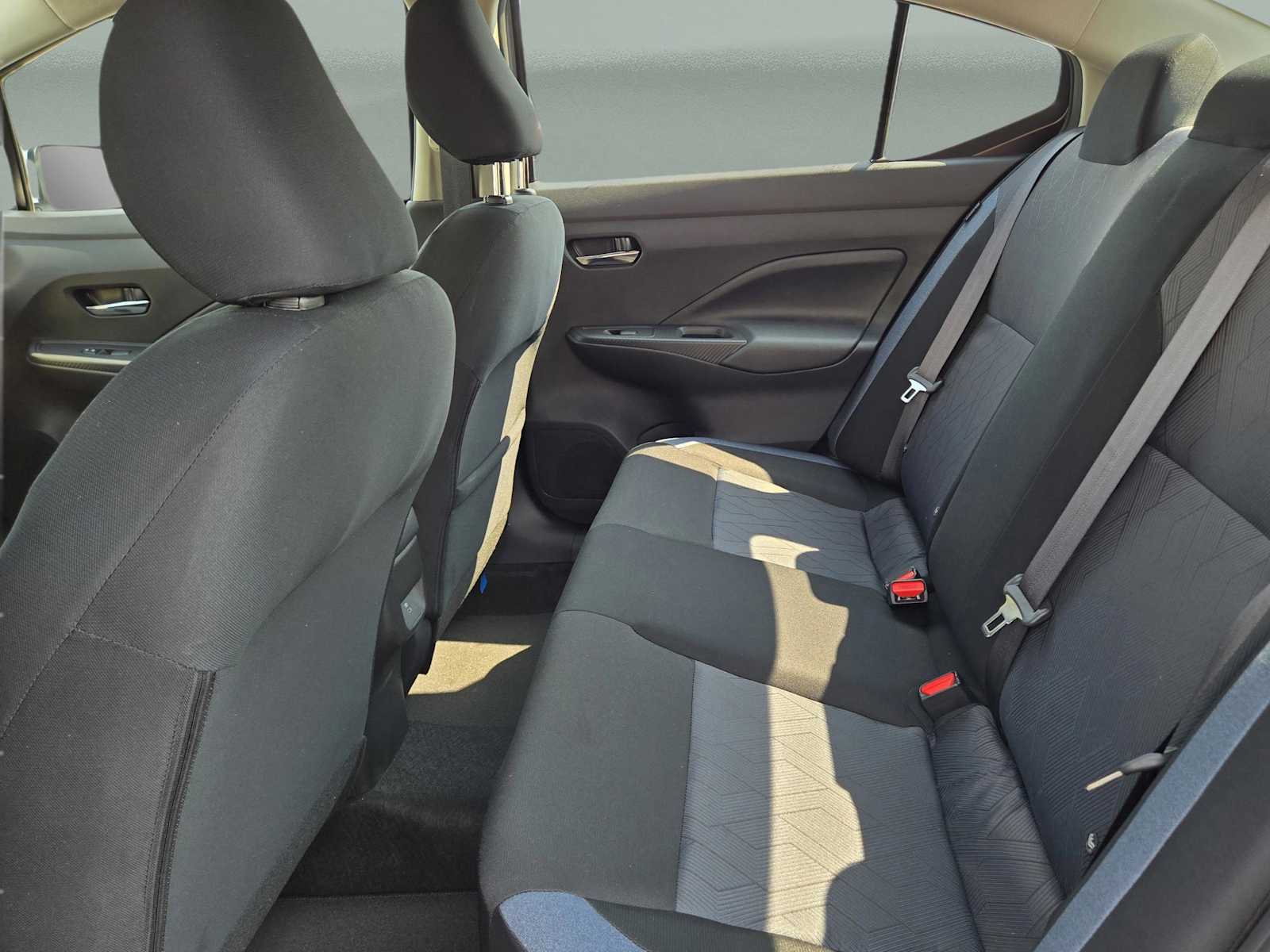 2025 Nissan Versa SV photo 12