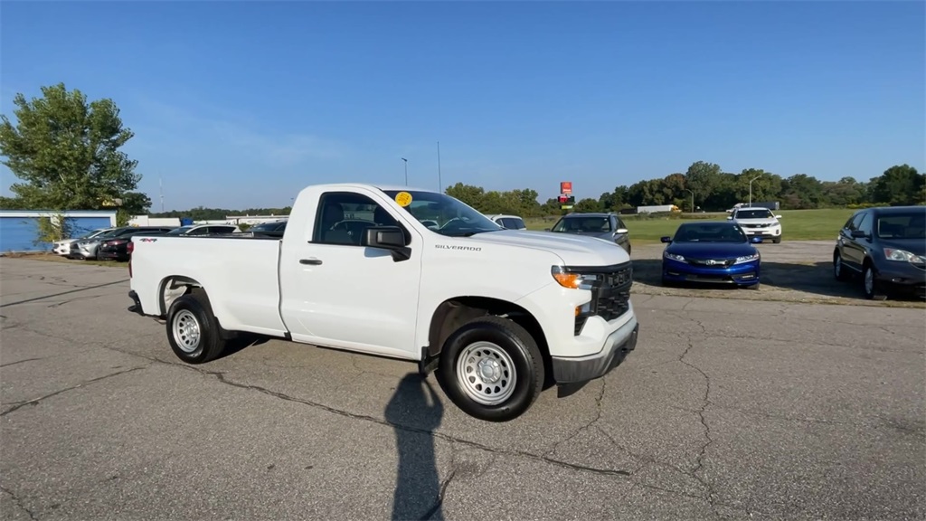 2022 Chevrolet Silverado 1500 photo 2