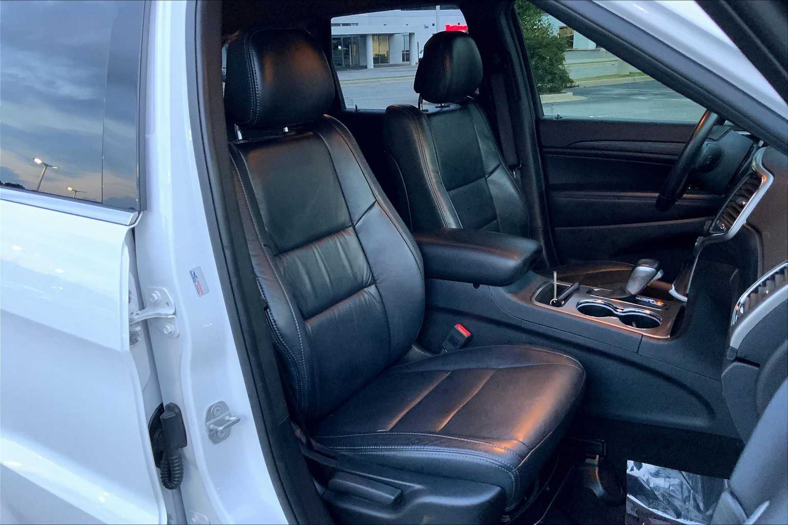 2021 Jeep Grand Cherokee Laredo E photo 7