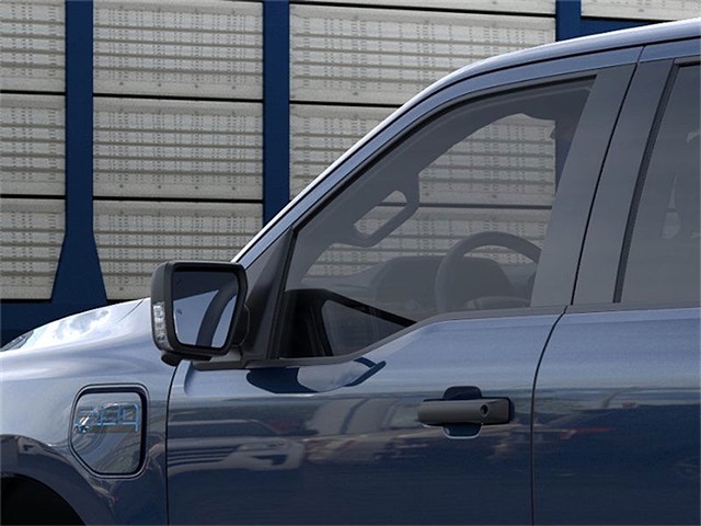 2025 Ford F-150 Lightning XLT photo 15