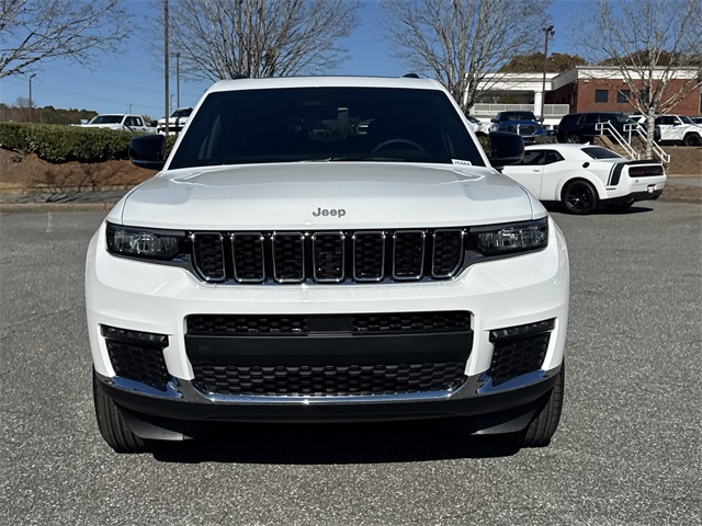 2025 Jeep Grand Cherokee Limited photo 2