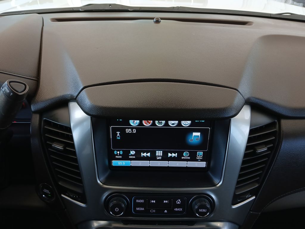 2018 Chevrolet Suburban LT photo 13