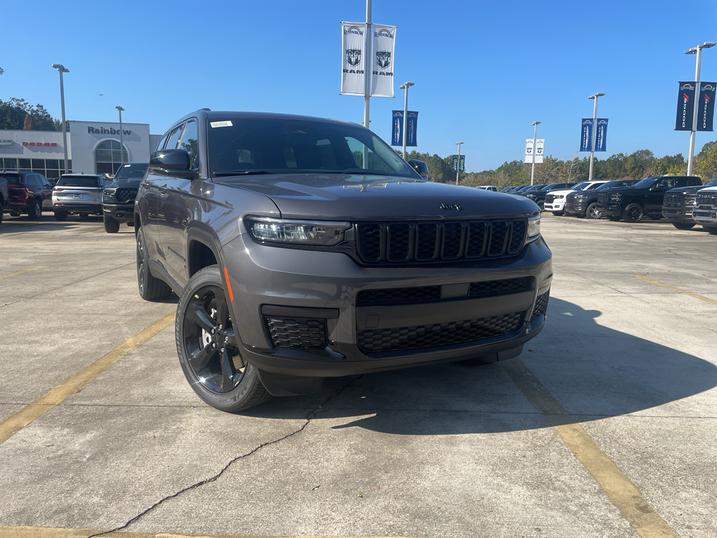 2025 Jeep Grand Cherokee L Altitude's photo
