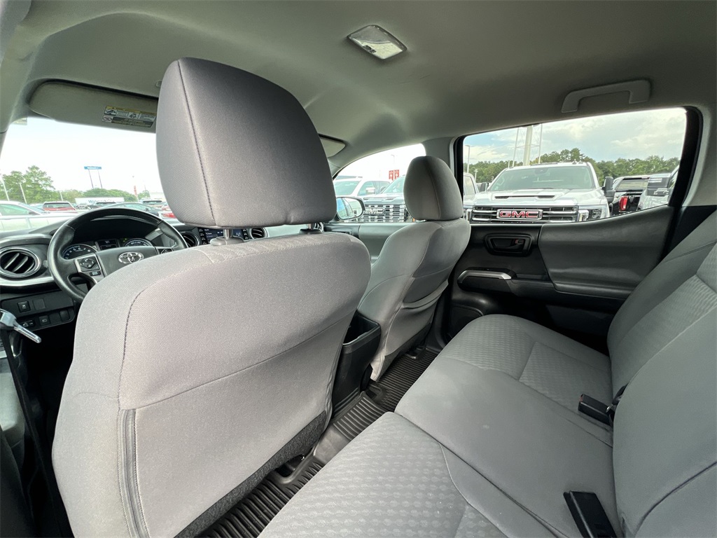 2022 Toyota Tacoma SR5 photo 11