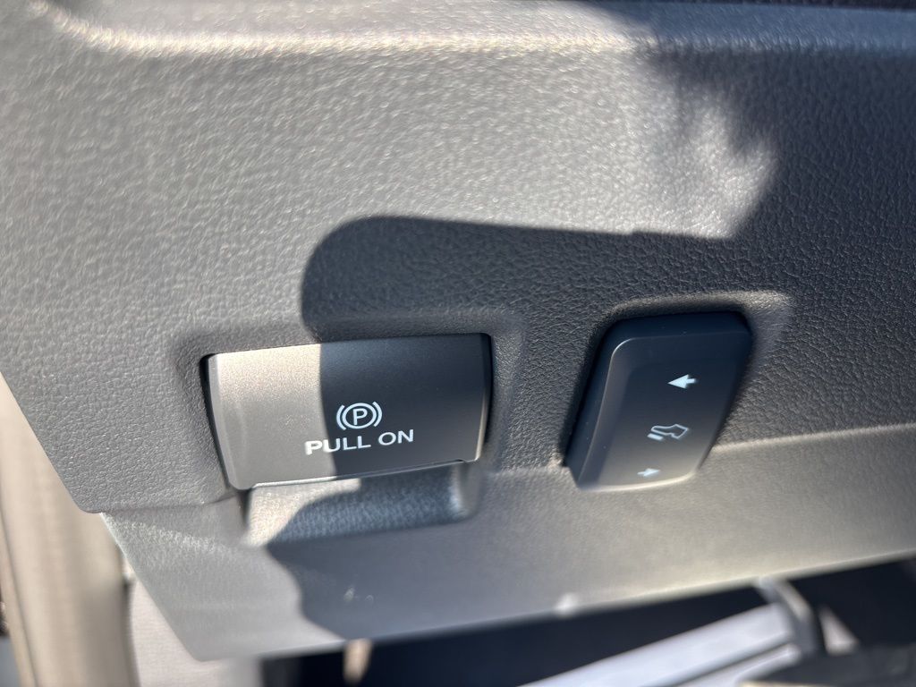 2025 Ford F-350 Lariat photo 16