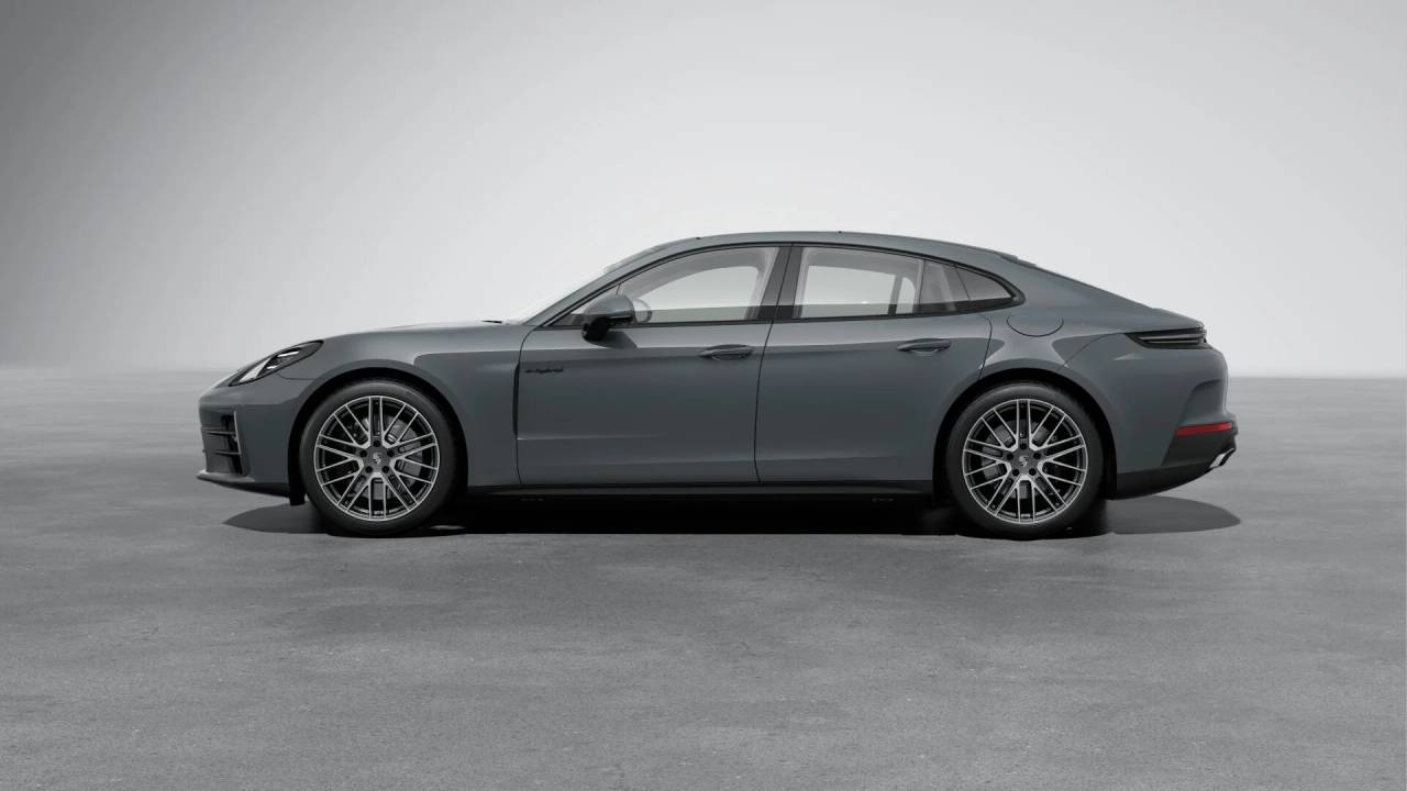 2026 Porsche Panamera 4 E-Hybrid photo 2