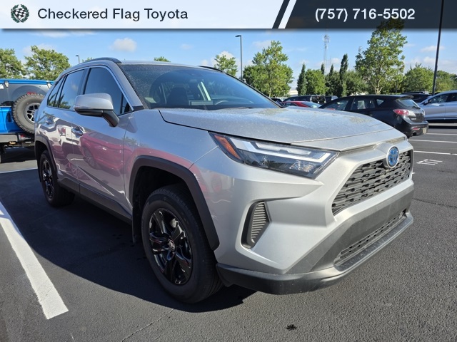 2024 Toyota RAV4 Hybrid XLE photo 3