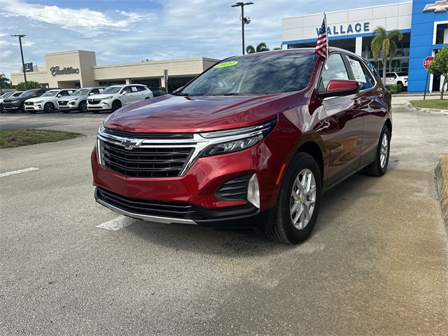2023 Chevrolet Equinox LT photo 2