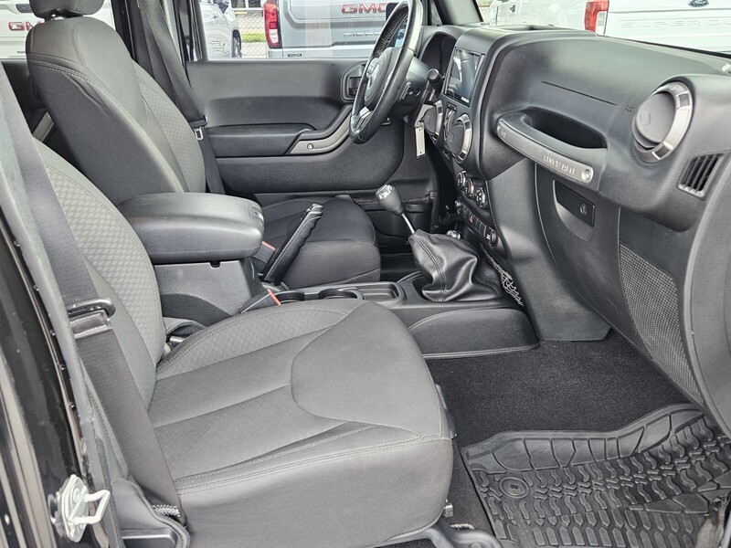 2018 Jeep Wrangler Unlimited Sport S photo 14