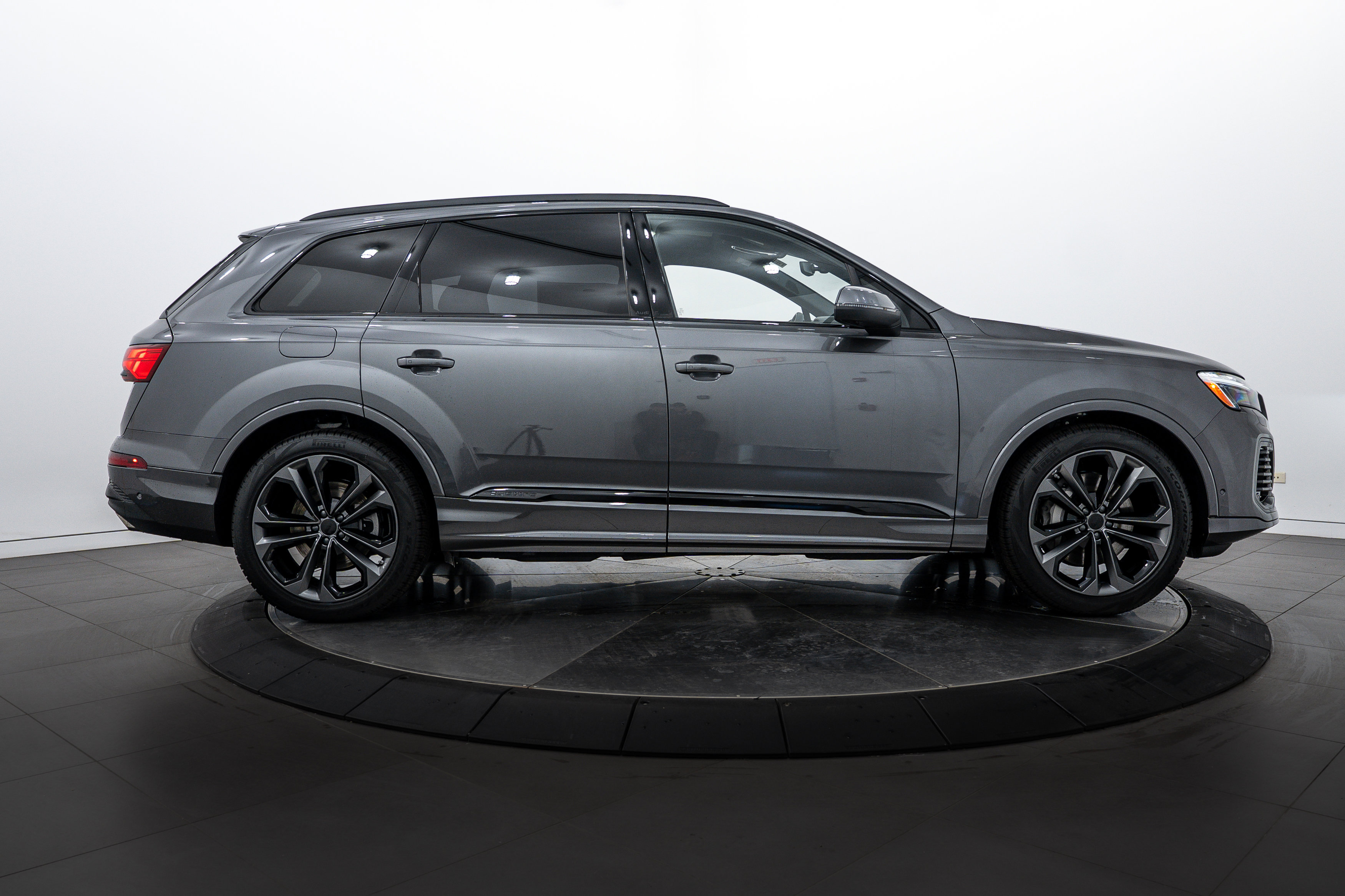 2026 Audi Q7 Premium Plus photo 3