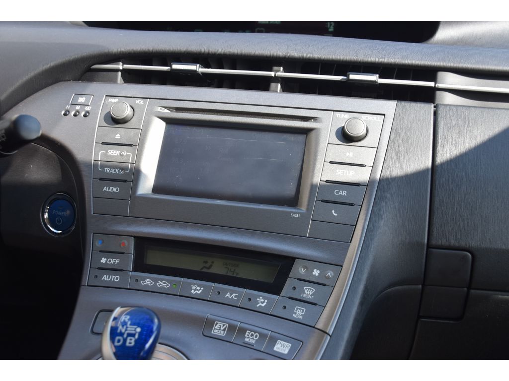 2015 Toyota Prius Two photo 18