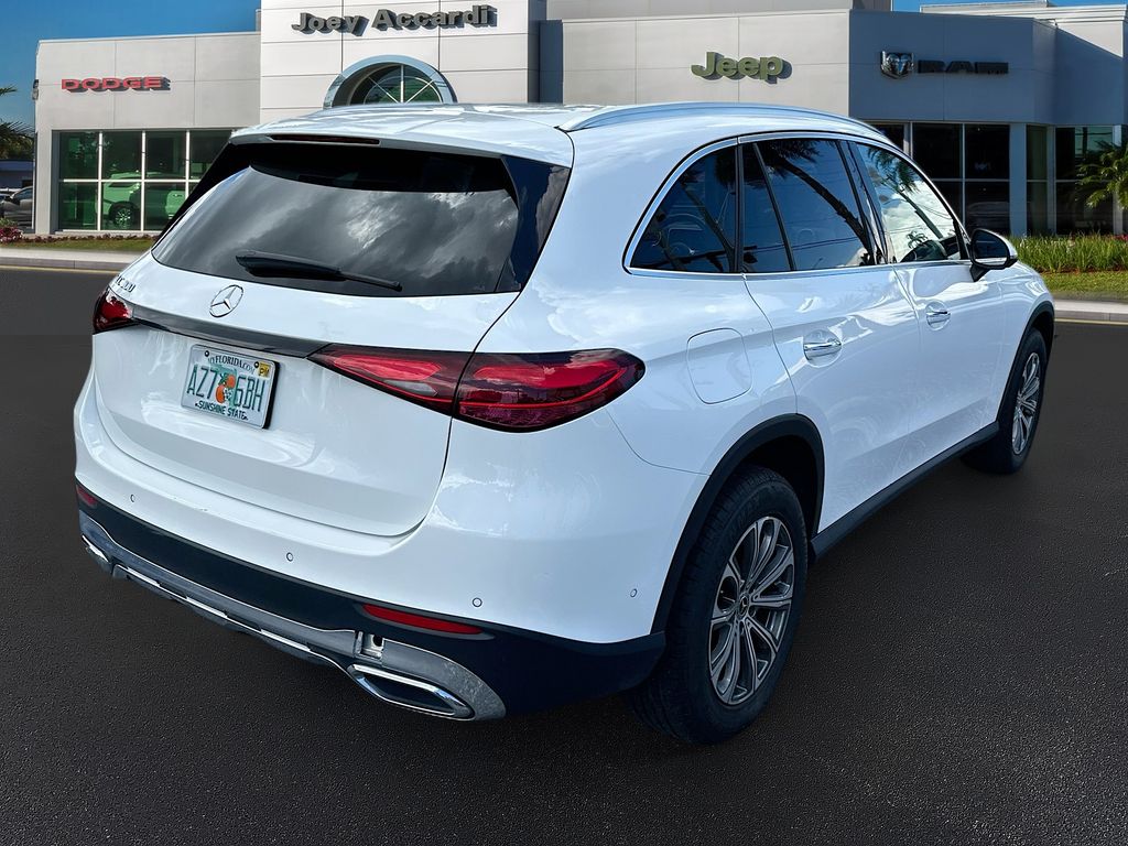 2024 Mercedes Benz GLC 300 photo 7