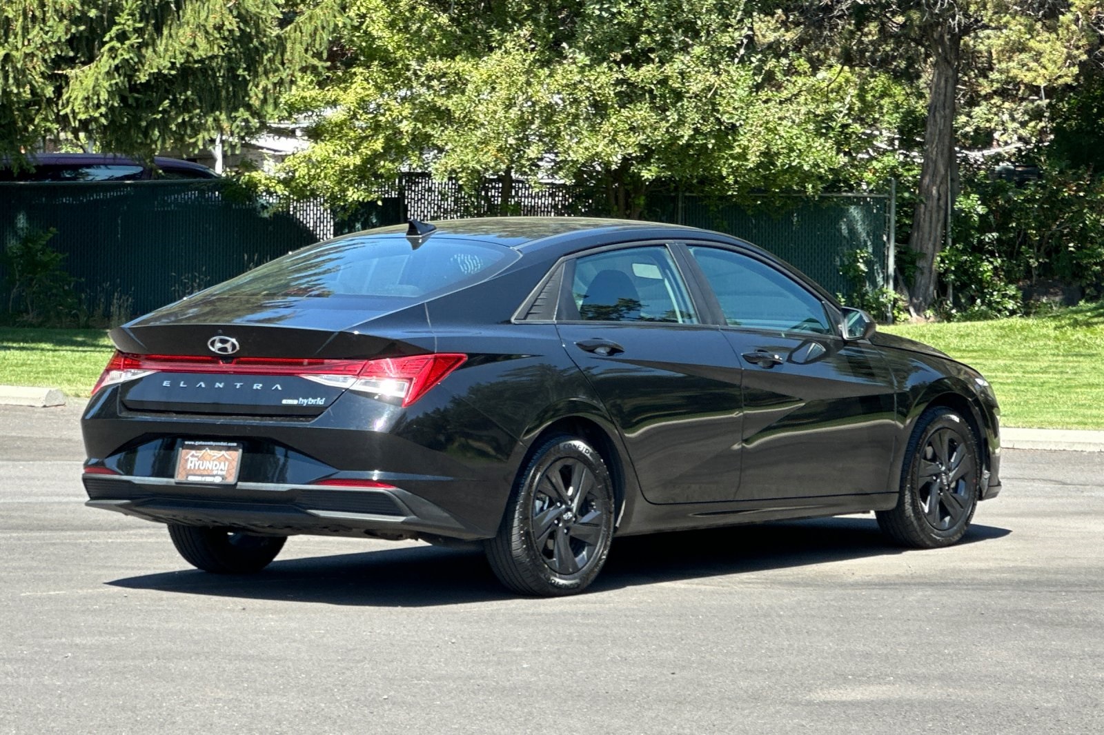 2023 Hyundai Elantra Hybrid Blue photo 3