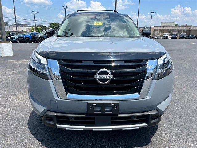 2024 Nissan Pathfinder Platinum photo 6