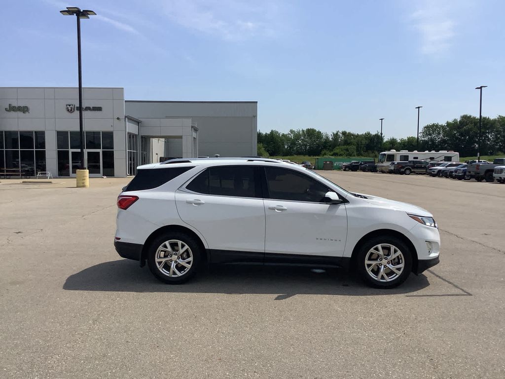 2020 Chevrolet Equinox LT photo 8