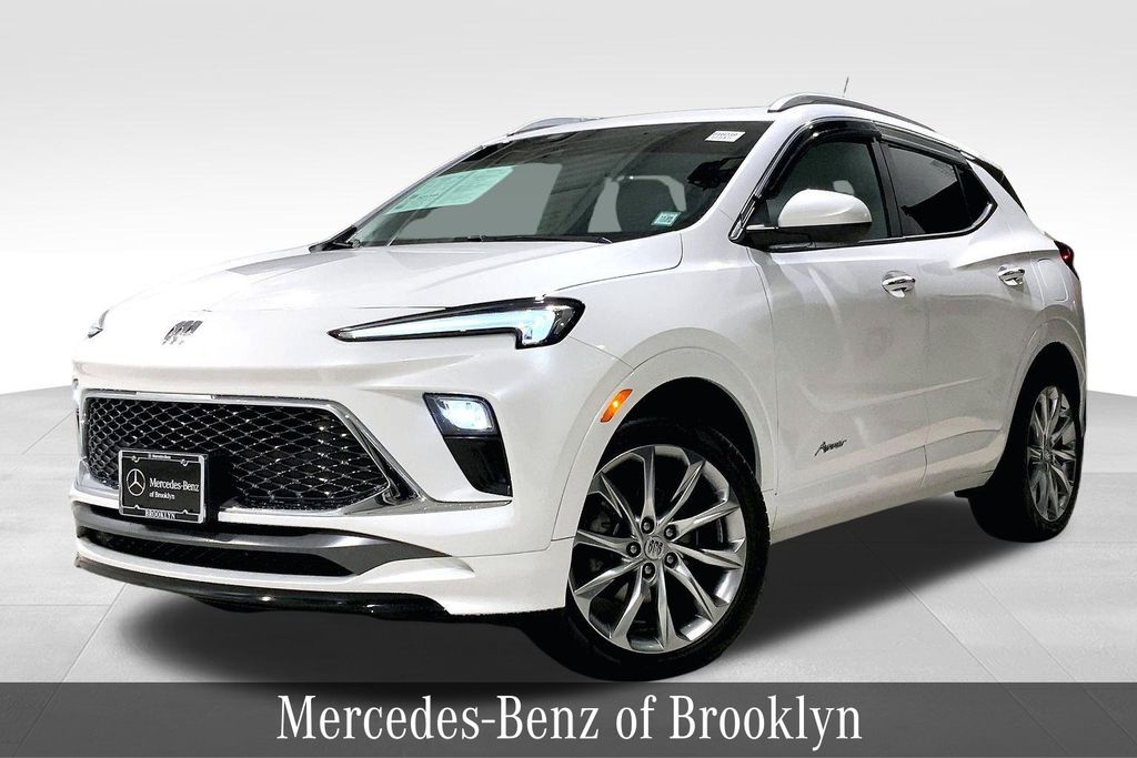 2024 Buick Encore GX Avenir photo 2