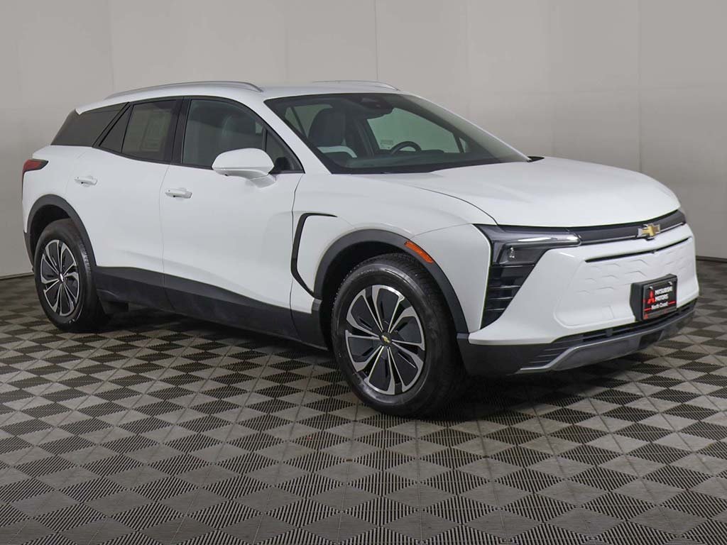 Used 2024 Chevrolet Blazer EV LT with VIN 3GNKDBRJ6RS249422 for sale in Akron, OH