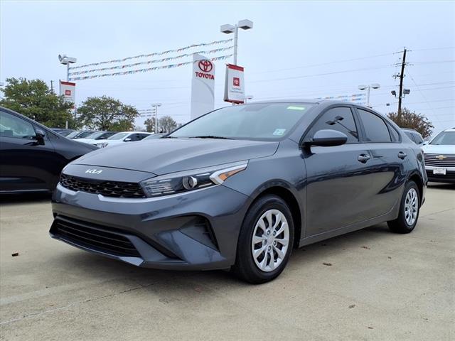 2022 Kia FORTE FE's photo