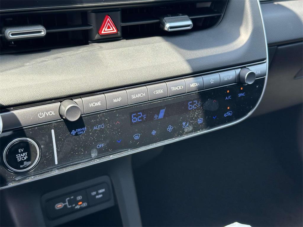 2025 Hyundai Ioniq 5 SEL photo 17