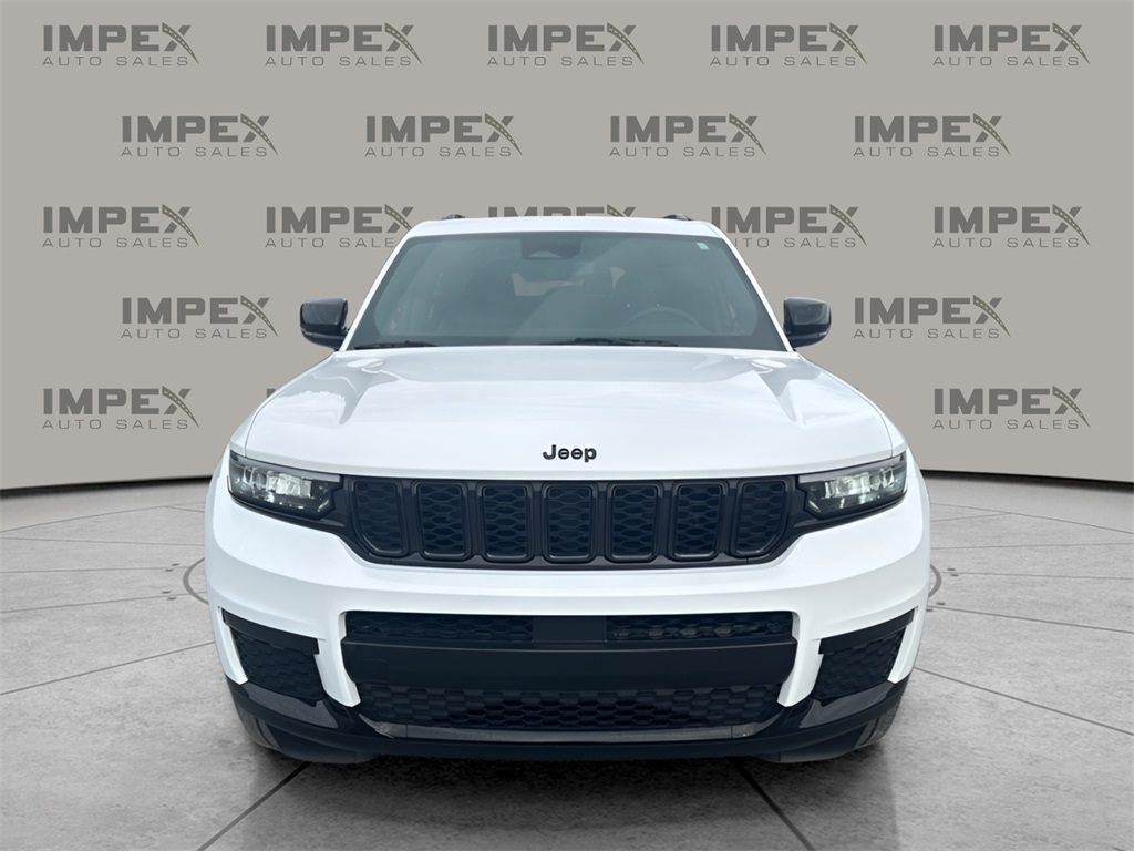 2024 Jeep Grand Cherokee Altitude photo 4