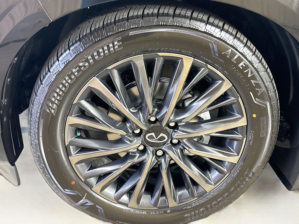 2026 Infiniti QX80 photo 35