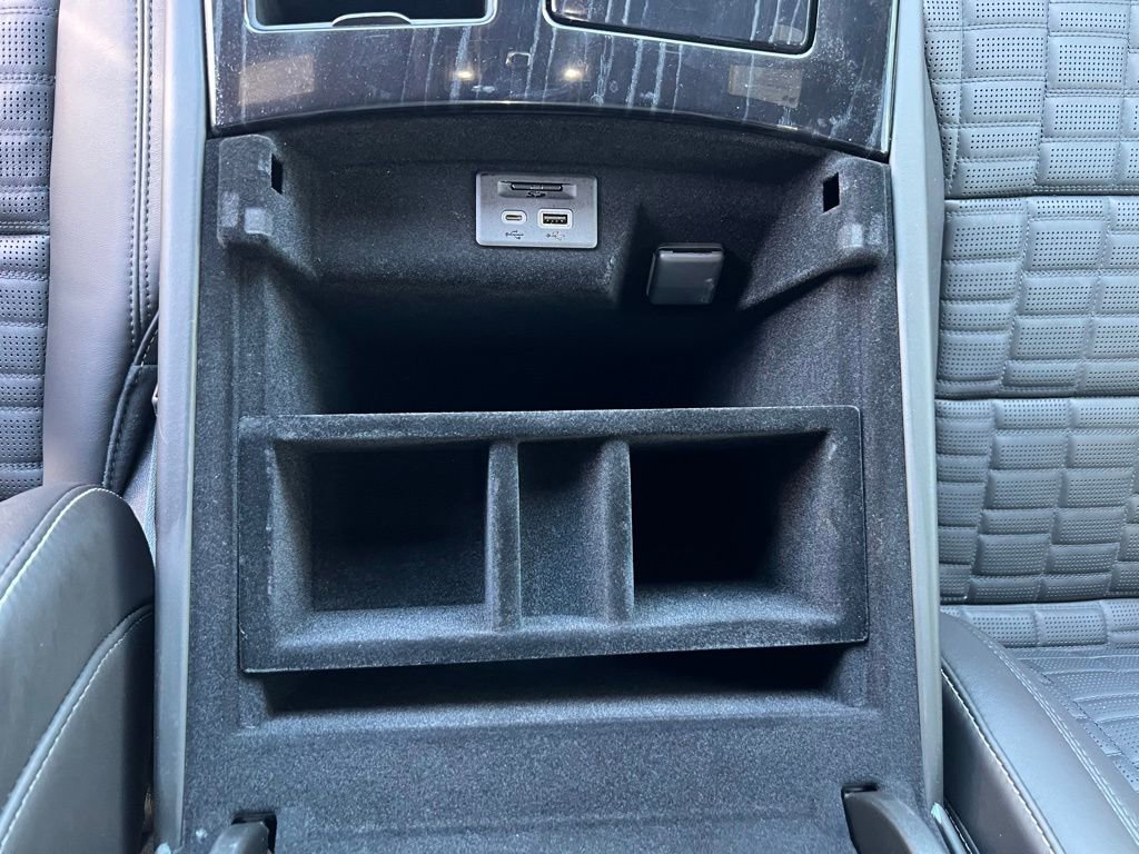 2023 Cadillac Escalade V-Series photo 38