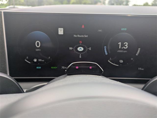 New 2025 White Hyundai SEL Convenience image 6