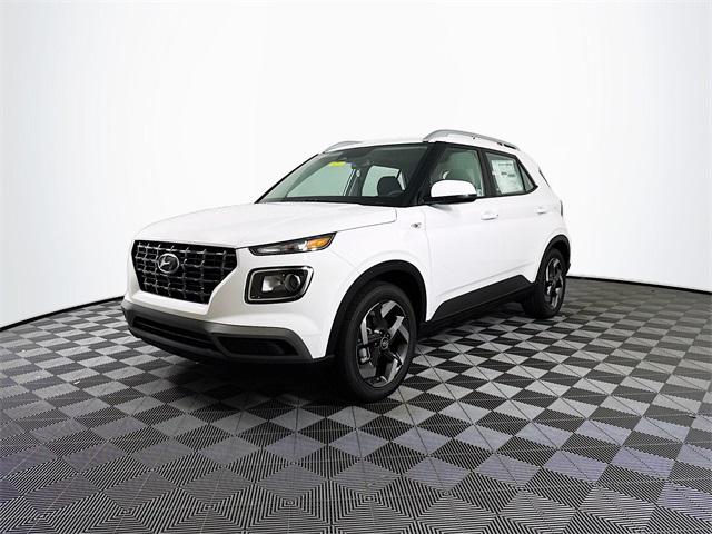 2025 Hyundai Venue SEL photo 2