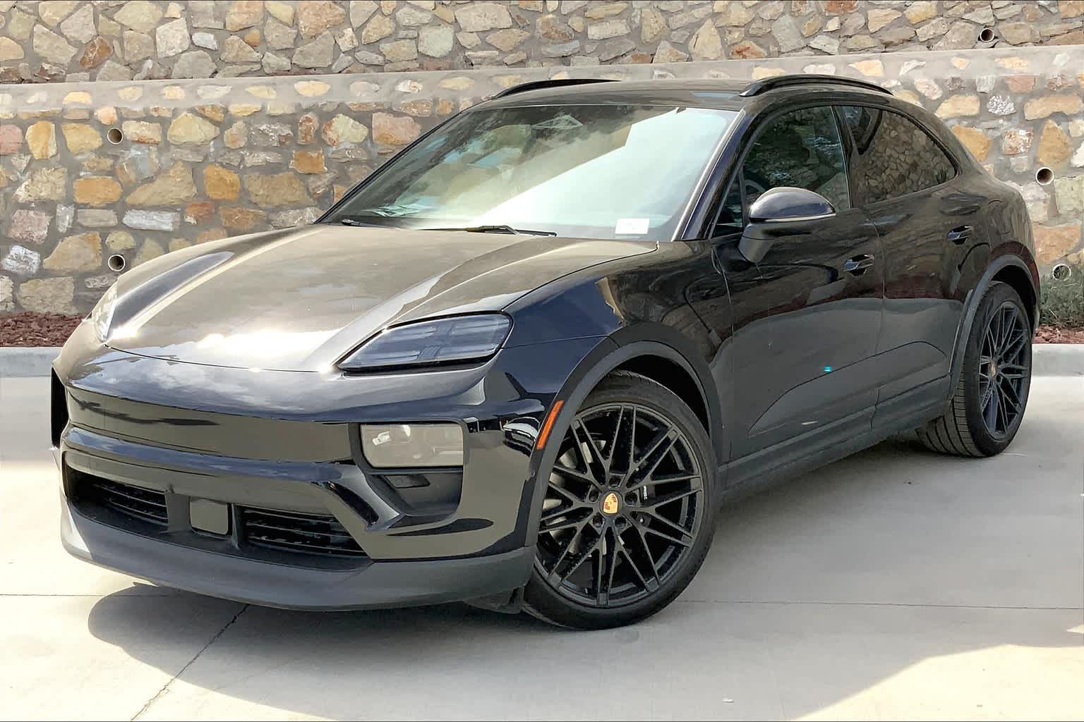 2025 Porsche Macan Electric 4