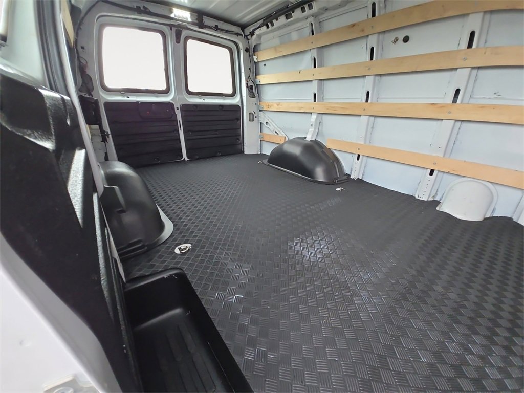 2023 Gmc Savana Cargo 2500 photo 12