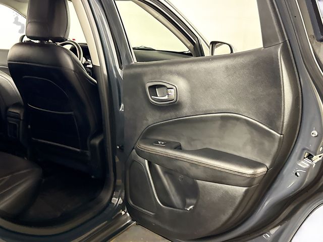 2017 Jeep Compass Limited photo 30