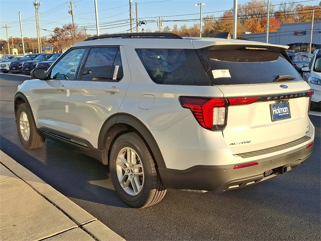 2026 Ford Explorer photo 4
