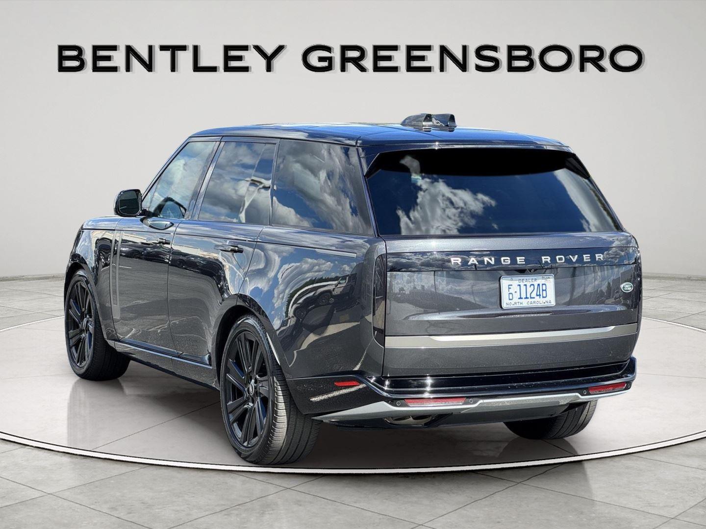 2023 Land Rover Range Rover SE photo 6