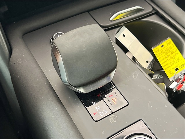 2024 Land Rover Discovery S photo 14