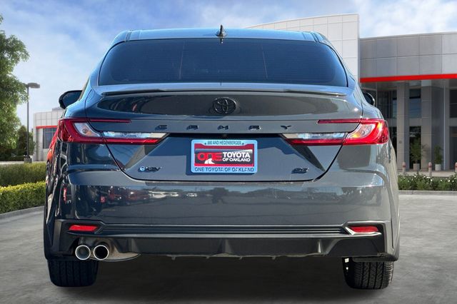 2025 Toyota Camry SE photo 4